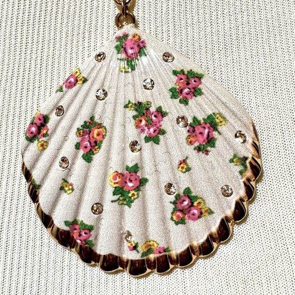 Betsey Johnson Shell Yeah Short Pendant Necklace New - Picture 3 of 5